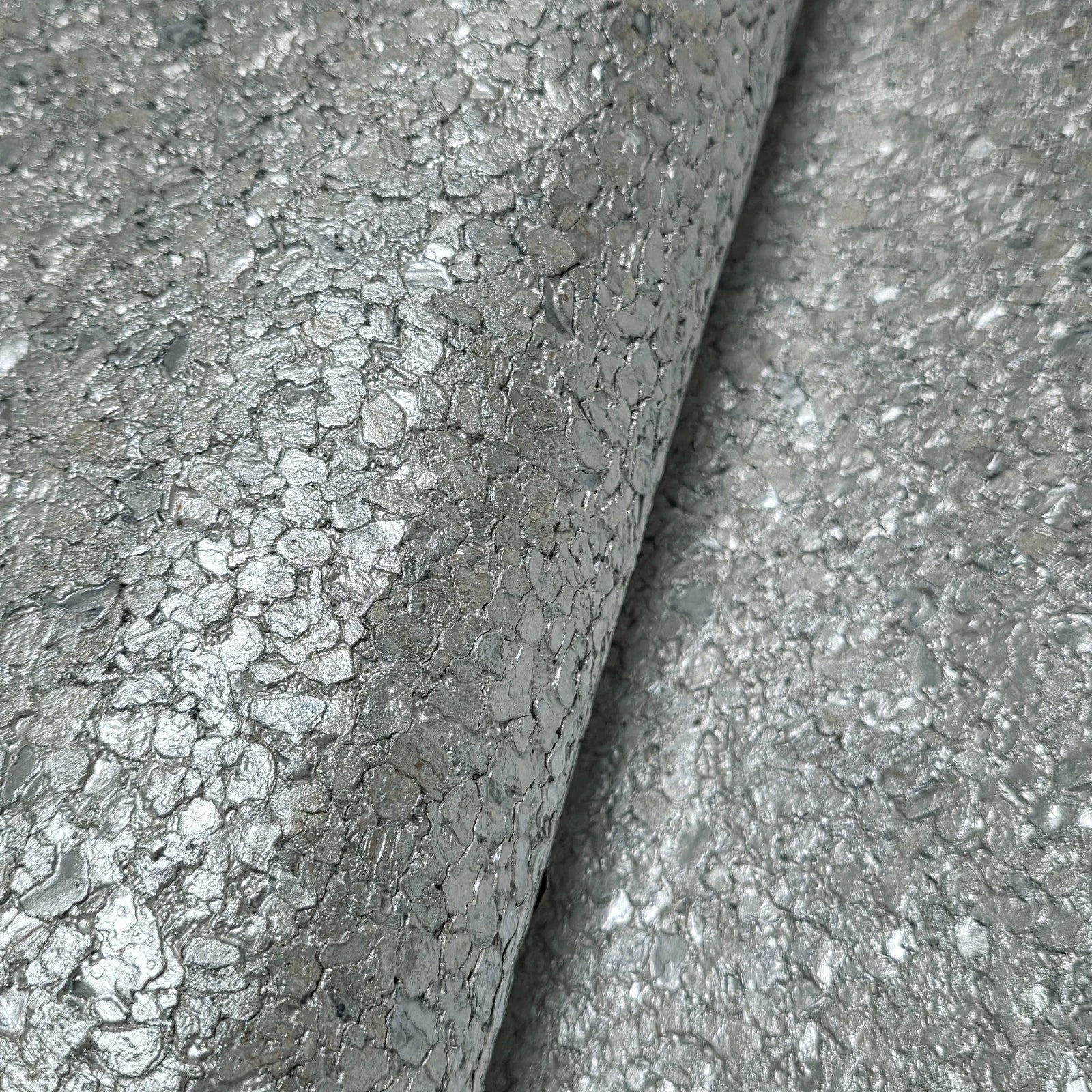 WM0002MBP Gray silver metallic Pearl Big Chip Natural Real Mica Stone Wallpaper Textured - Image 4