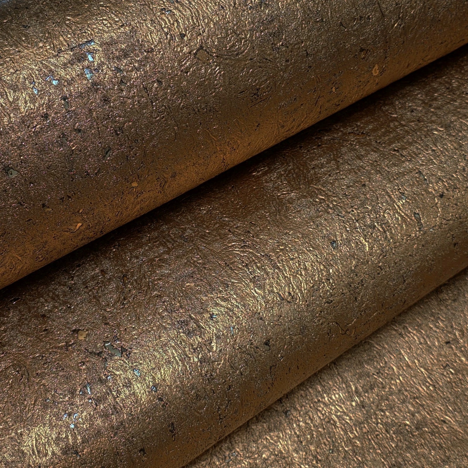 WM038KCG Real Natural cork organic Brass metallic black textured contemporary Wallpaper - Image 15