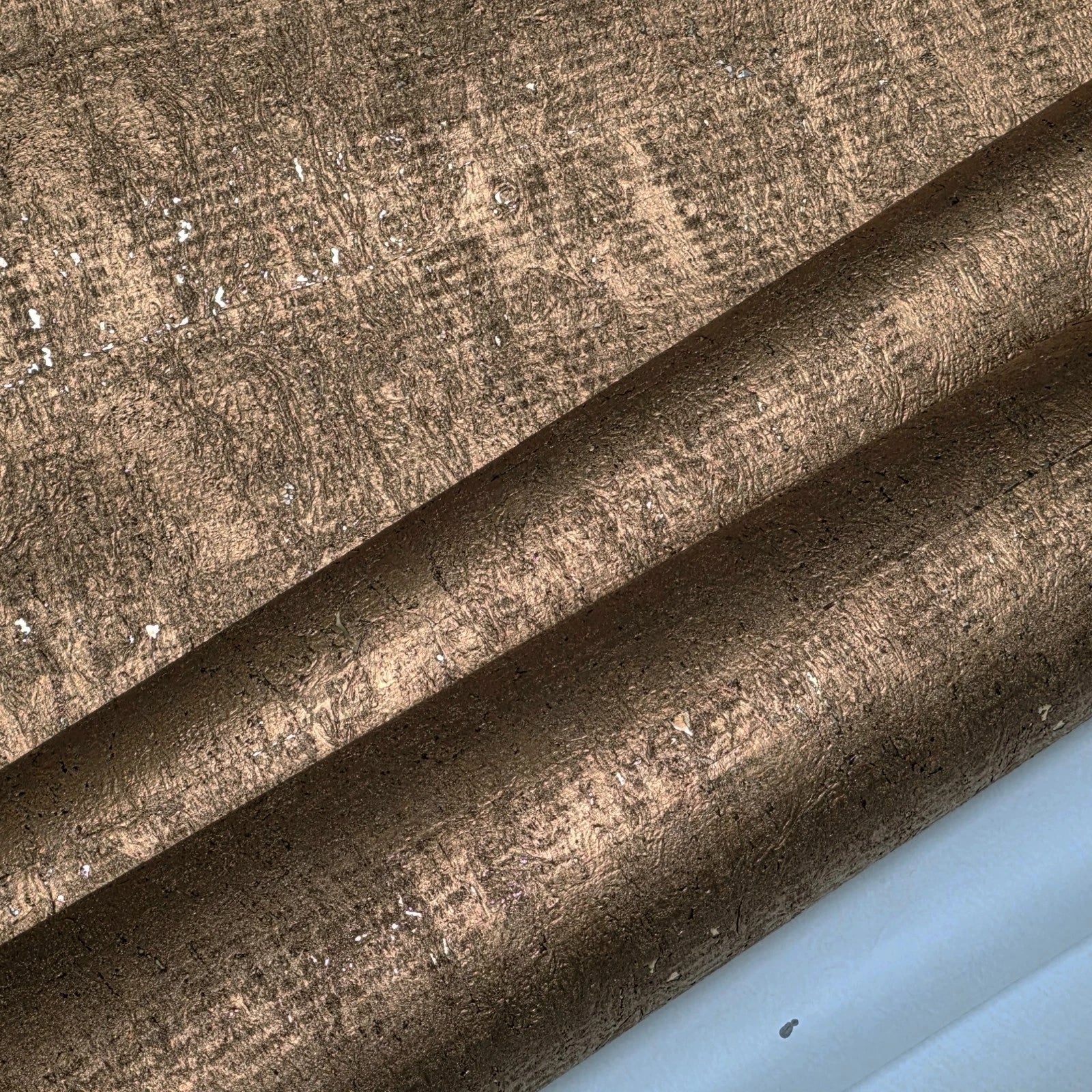 WM038KCG Real Natural cork organic Brass metallic black textured contemporary Wallpaper - Image 3